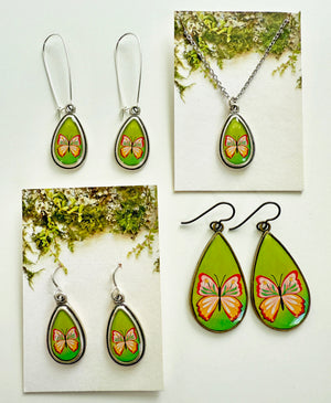 Green Butterfly Small Teardrop Silver Necklace